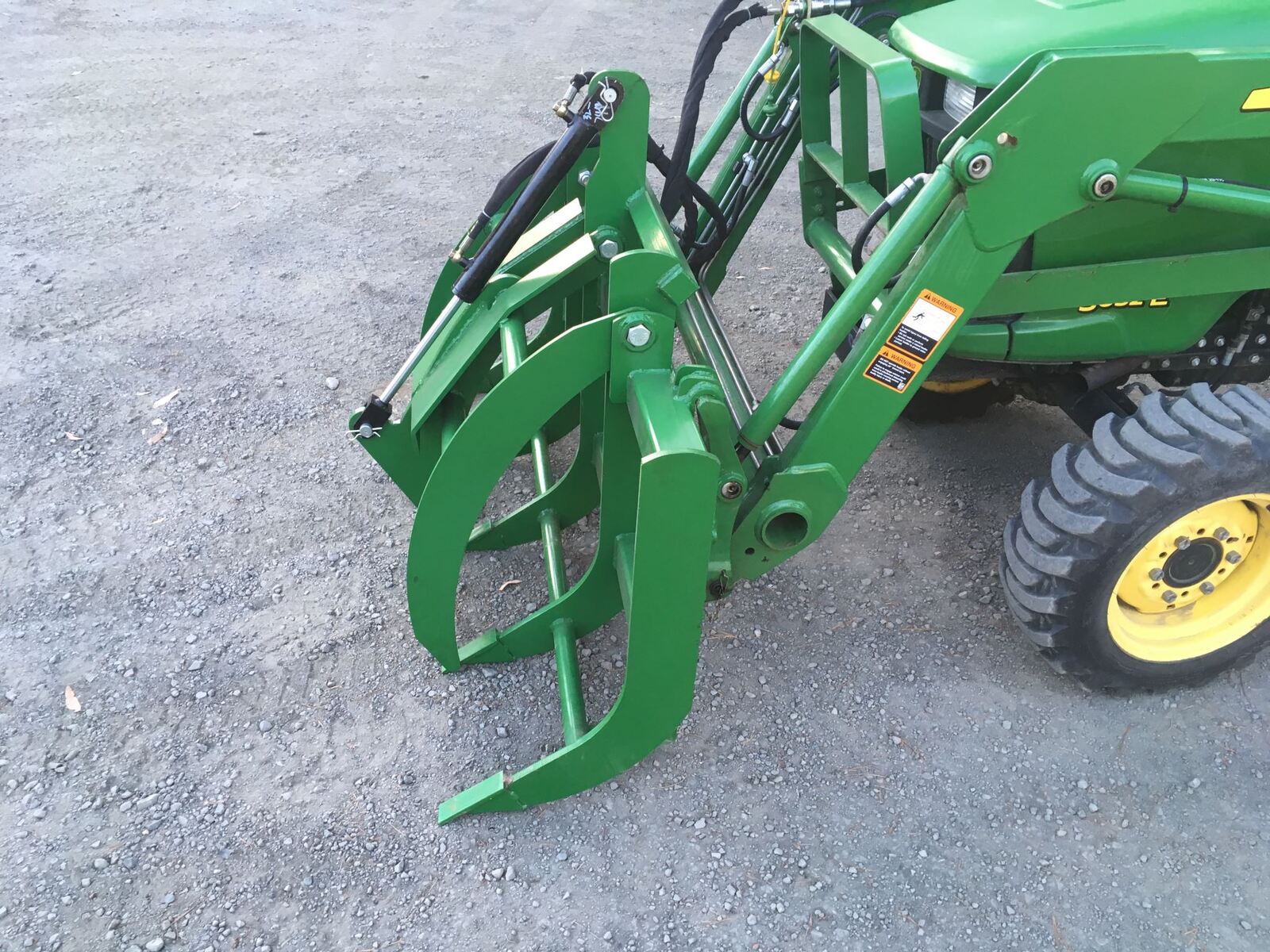 Brush Grapple for John Deere Compact tractor Loader